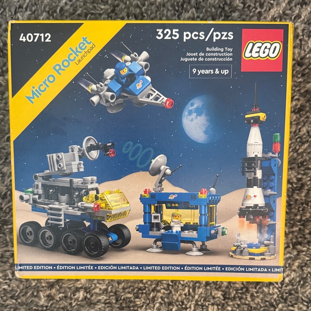 LEGO Micro Rocket Launchpad Set